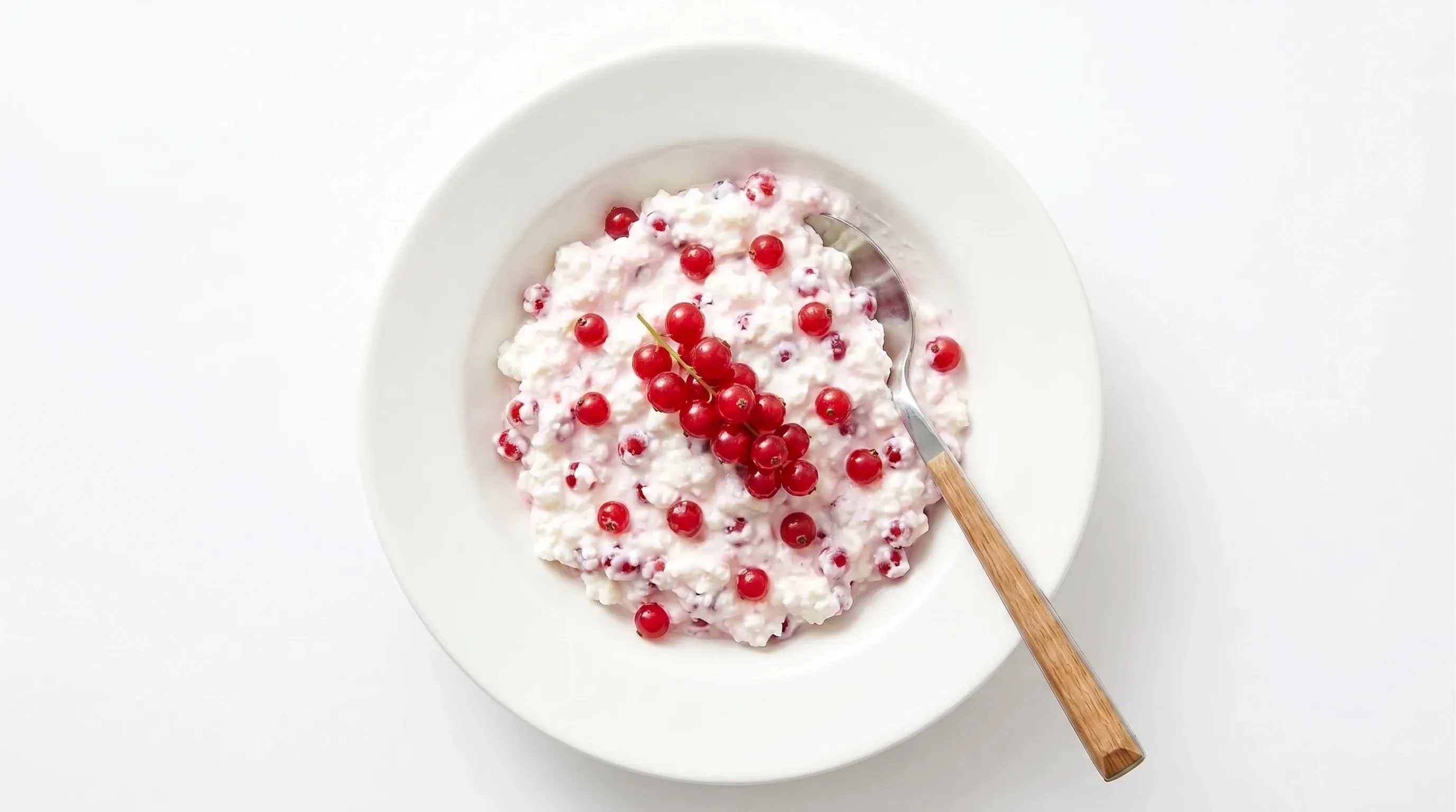 Körniger Frischkäse mit Johanisbeeren – histaminarm